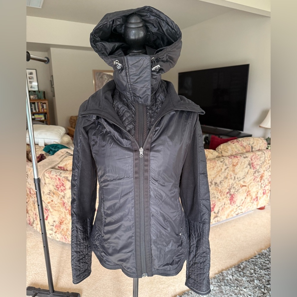 Lululemon jacket size 8